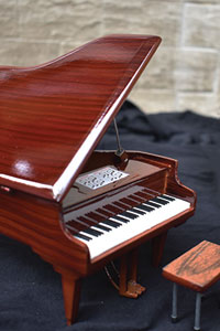 Wholesale Miniature replica Piano and replica miniature keyboard