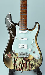 Bad madecine guitar miniature