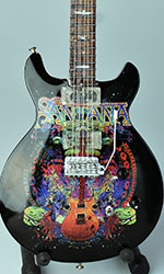Guitar miniature Guild made of wooden