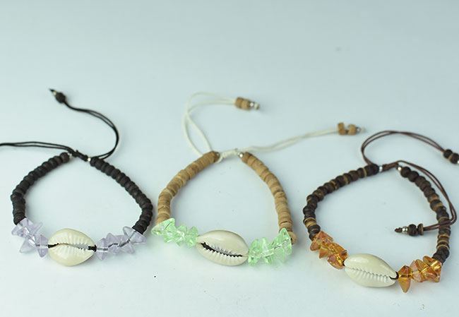 supply beautiful bracelet bead and shell in beach color cord from Bali Indonesia