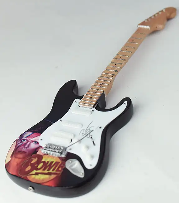 wholesale Miniature guitar David Bowie with signature from Bali Indonesia