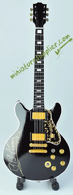 Miniature guitar replica BB King with signature