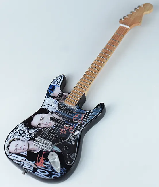 supply miniature guitar Green Day from Bali Indonesia, miniature guitar replica Green Day in handmade production and very cheap price