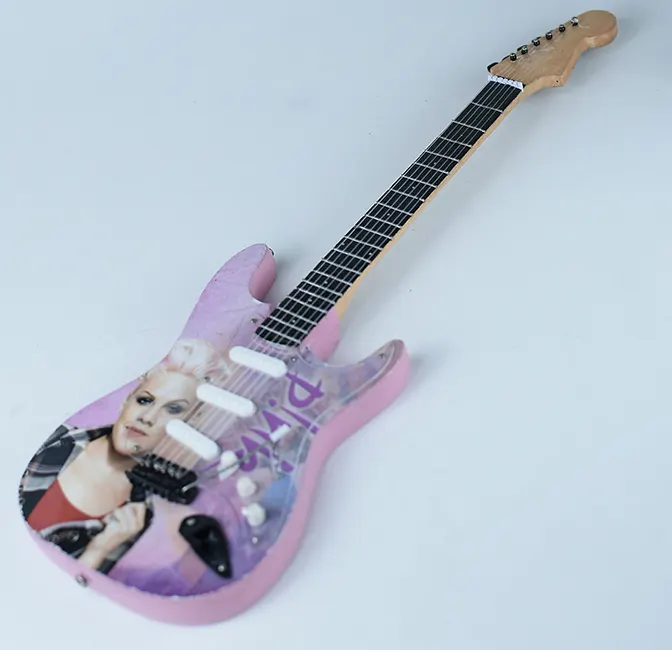 wholesale Miniature guitar model P!NK