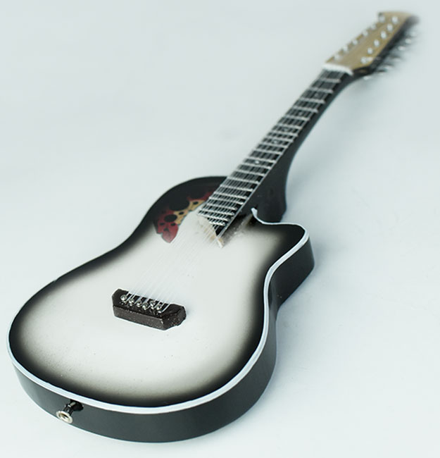 Melissa Etheridge 12 strings guitar miniature perfect for display collection