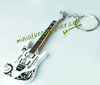 Keyring guitar miniature made in Bali Indonesia