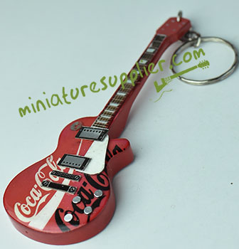 Keyring guitar miniature made in Bali Indonesia