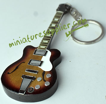 Keyring guitar miniature made in Bali Indonesia