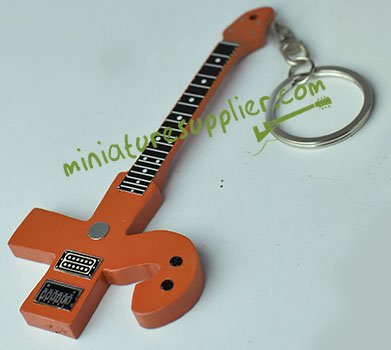 Keyring guitar miniature made in Bali Indonesia