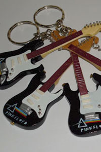 production and wholesaler products keyring guitar, keyring drum, keyring violin and products magnet miniature music instrument