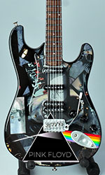  Pink Floyd The Wall miniature guitar airbrush